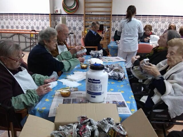 Residencia San Francisco y San Vicente - Arranca el taller fallero 2015 en la Residencia