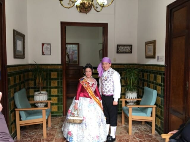 Residencia San Francisco y San Vicente - Visita de las Falleras y Presidentes a la Residencia