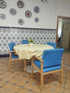 Residencia San Francisco y San Vicente - La Parroquia San Juan Bautista de Manises renueva el equipamiento esencial de la Residencia San Francisco y San Vicente gracias a una subvención de la Generalitat Valenciana - IMG 20251124 111549 7